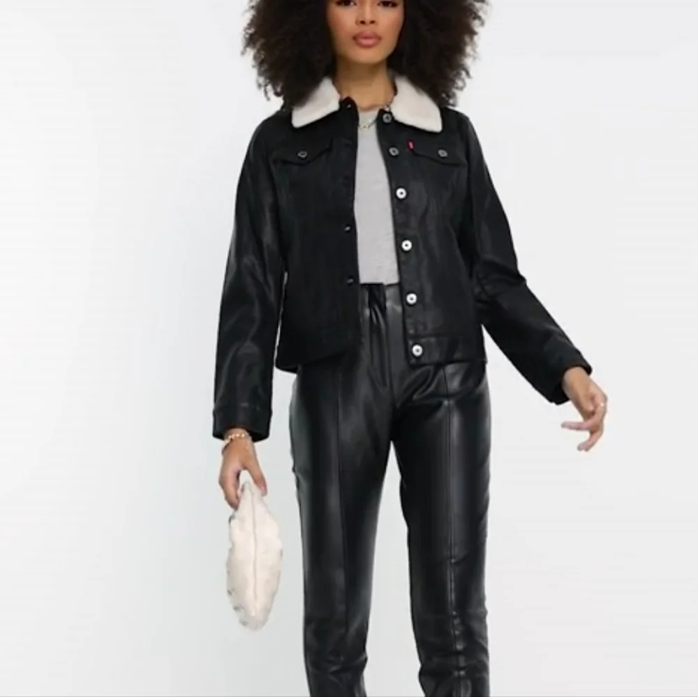 Levi's trucker sherpa collar jacket - Picture 5 of 16